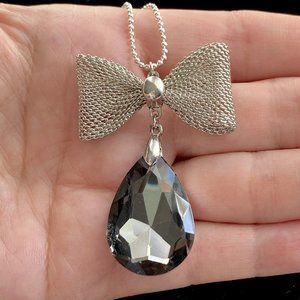 Pretty Bow Tie & Rhinestone Teardrop Pendant Necklace Adjustable Length 21”-24”